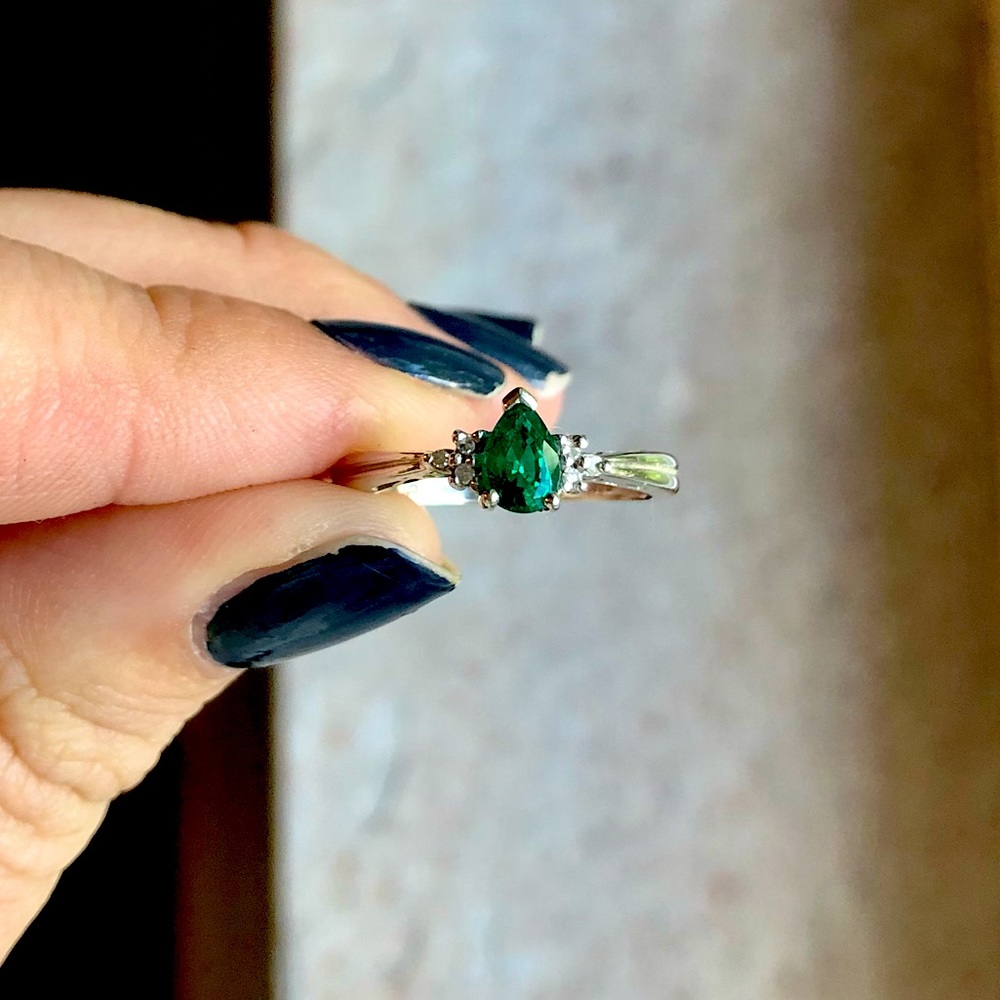 Emerald, Diamond, 14k White Gold Ring Size 7 - Teardrop Green Gemstone